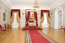 В Тобольском музее можно посидеть на царском троне