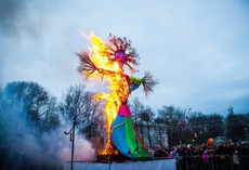 Праздник "Шуми масленица!" в Петербурге