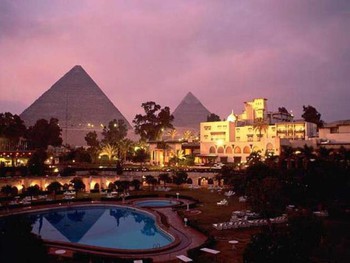 Туристам, прилетающим в Египет в индивидуальном порядке, надо получить визу заранее