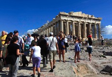 Греция заманивает россиян многократными визами