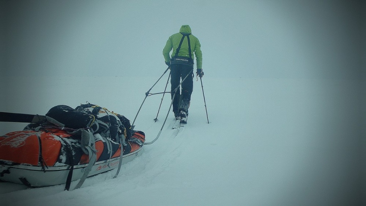 Сахалинский путешественник Максим Пасюков прошел 500 км на лыжах в одиночку