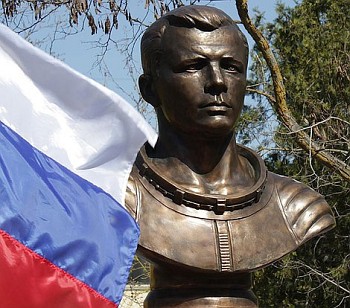 На юге России открыли памятники Юрию Гагарину