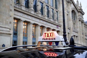 В Париже зафиксируют стоимость поездки в аэропорт
