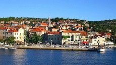 Хорватский остров Брач связали со Сплитом экскурсионным катамараном