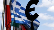 Отдых в Греции: чем платить?