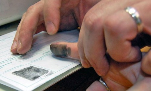 Чтобы получить шенген, россияне будут сдавать отпечатки пальцев