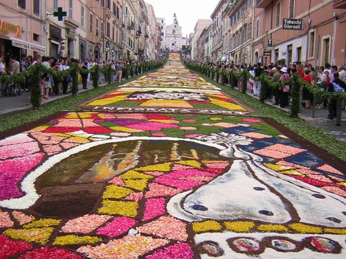 Цветочный фестиваль на Сицилии