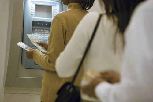 Скоро в Крыму заработают 400 банкоматов