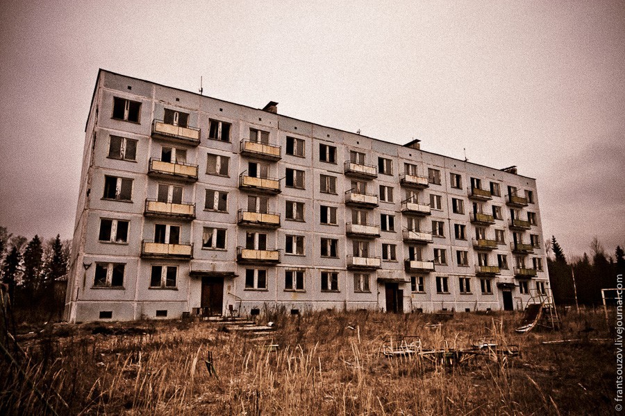 Заброшенный военный городок в Подмосковье