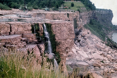 В 1969 году Ниагарский водопад был закрыт на капитальный ремонт