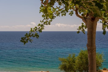Ущелье и отель Илингас на Крите - отличное место для отпуска