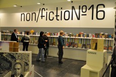 Открылась книжная ярмарка non/fiction на Крымском валу.