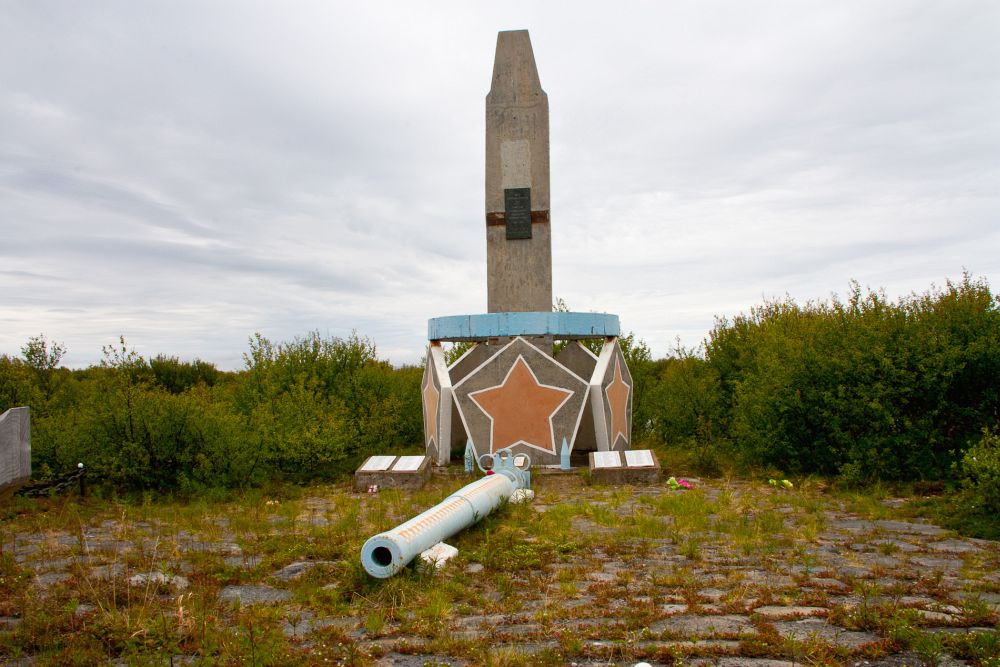Гранитный линкор. Путешествие на полуостров Рыбачий. Июнь 2011 года. Часть 3