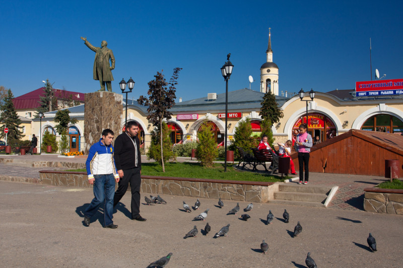 Неделя в области боровск. Боровск центр площадь. Триумф Боровск, Боровск. Боровск центр Боровск. Площадь Боросск Центральная Боровск.